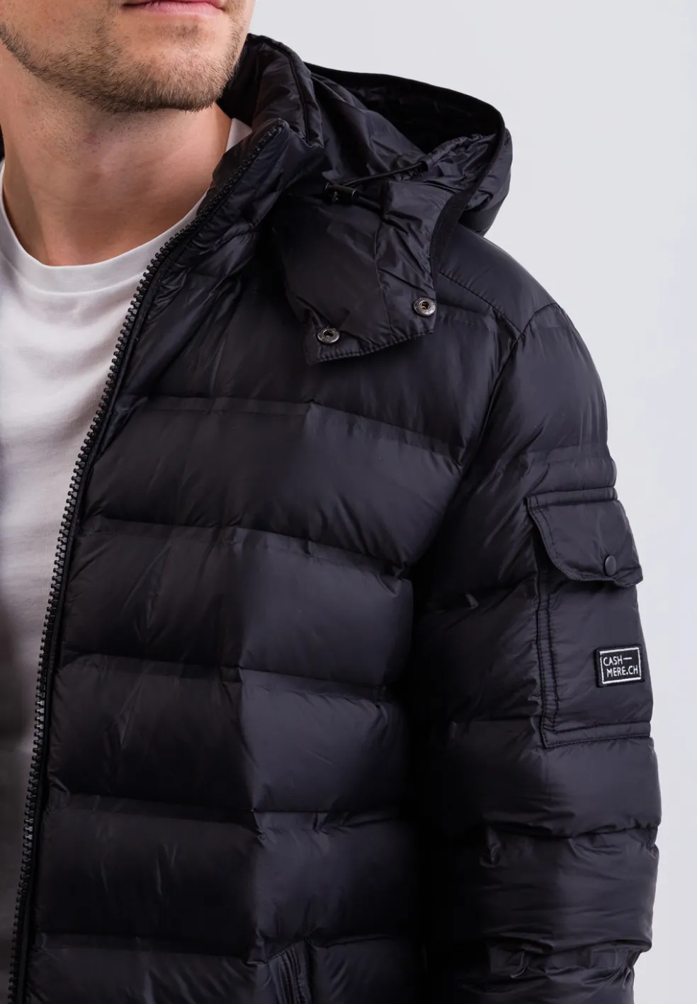 Daunenjacke mit Kapuze und Kaschmirfutter schwarz