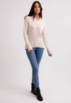 Grobgestrickter Recycelter Kaschmir V-Ausschnitt Pullover ecru