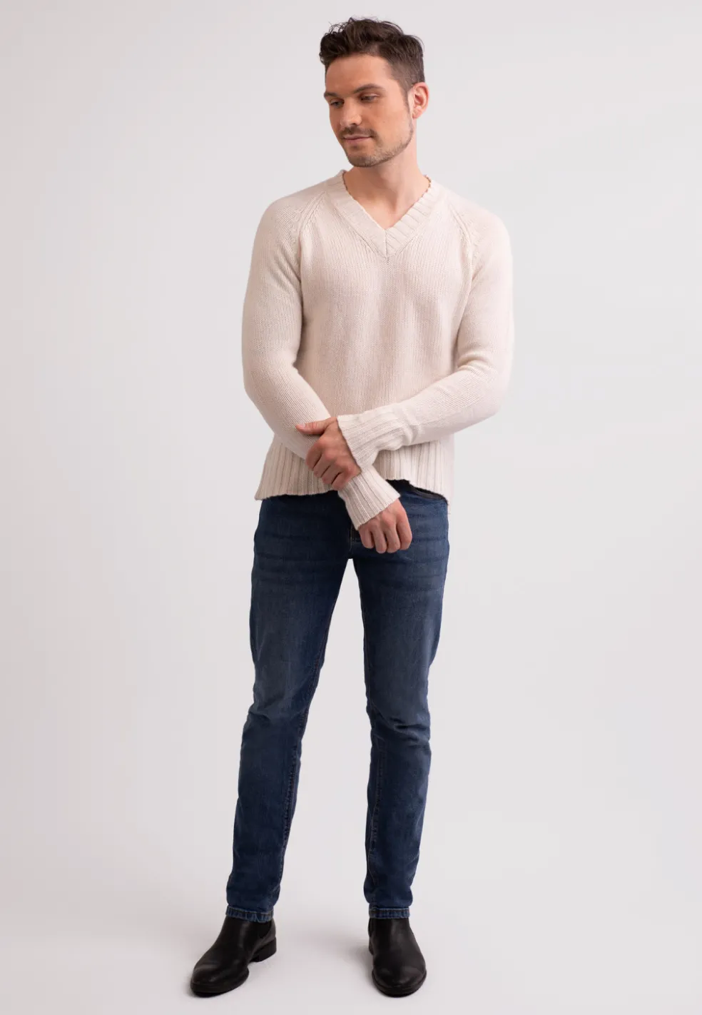Grobgestrickter Recycelter Kaschmir V-Ausschnitt Pullover ecru