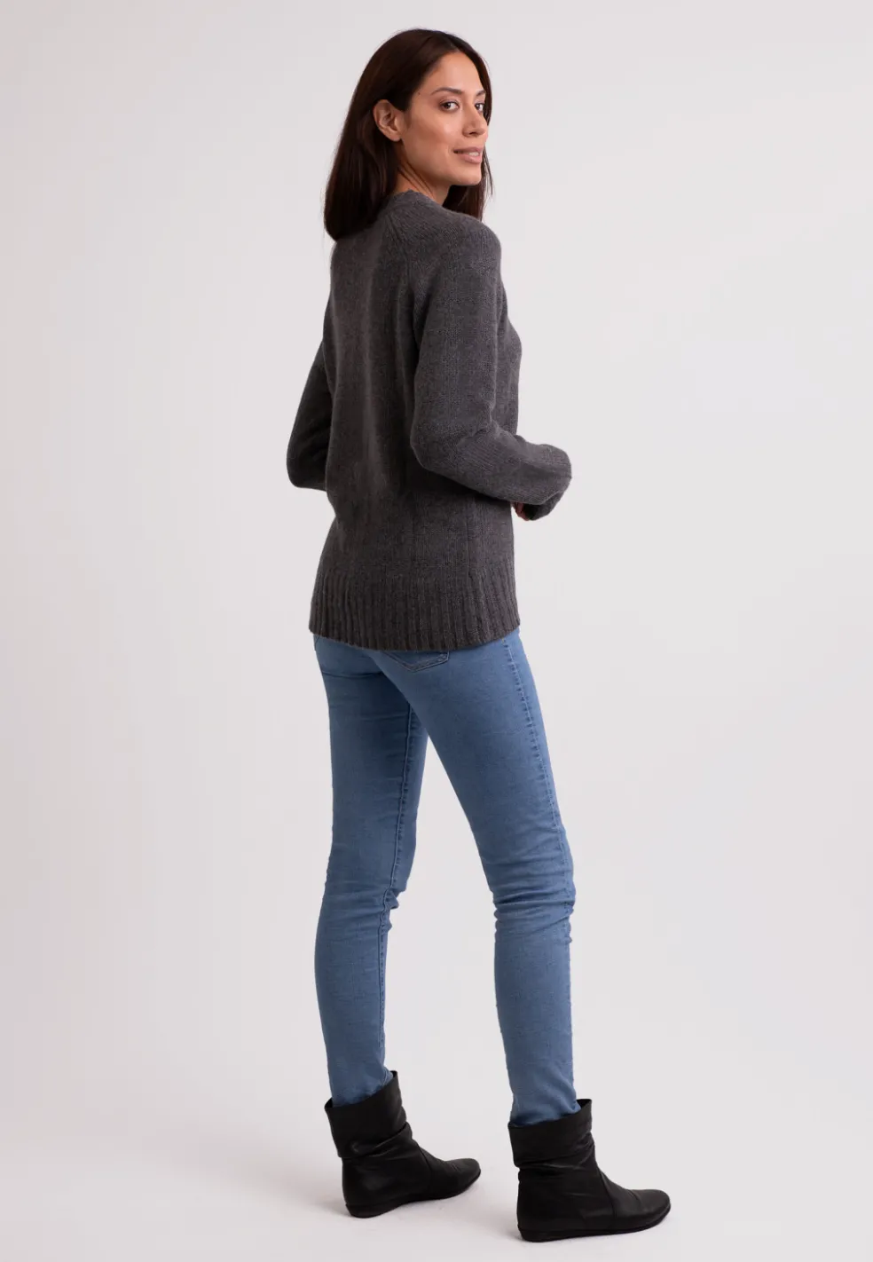 Grobgestrickter Recycelter Kaschmir V-Ausschnitt Pullover mittel anthrazit