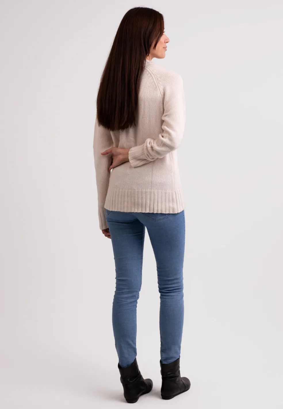 Grobgestrickter Recycelter Kaschmir V-Ausschnitt Pullover ecru
