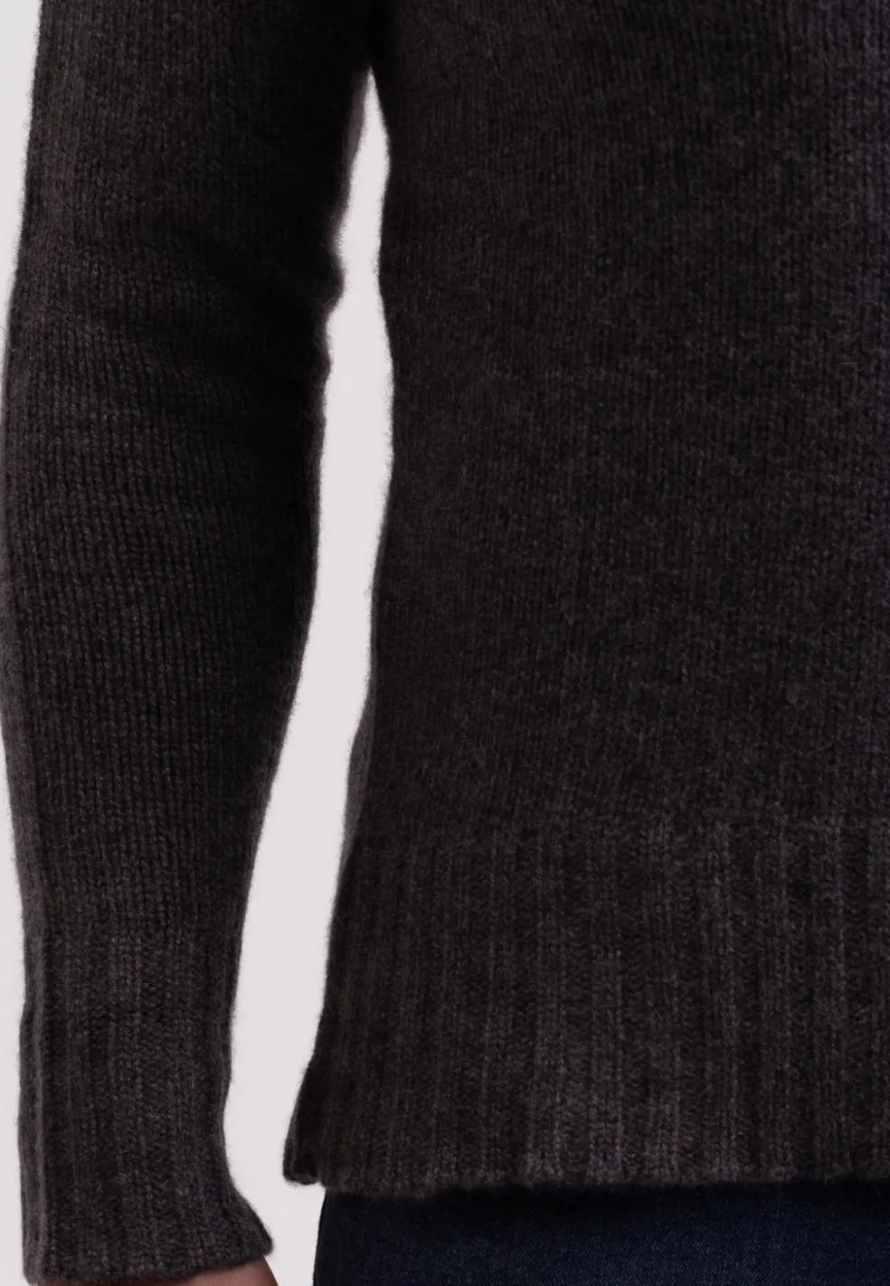 Grobgestrickter Recycelter Kaschmir V-Ausschnitt Pullover mittel anthrazit