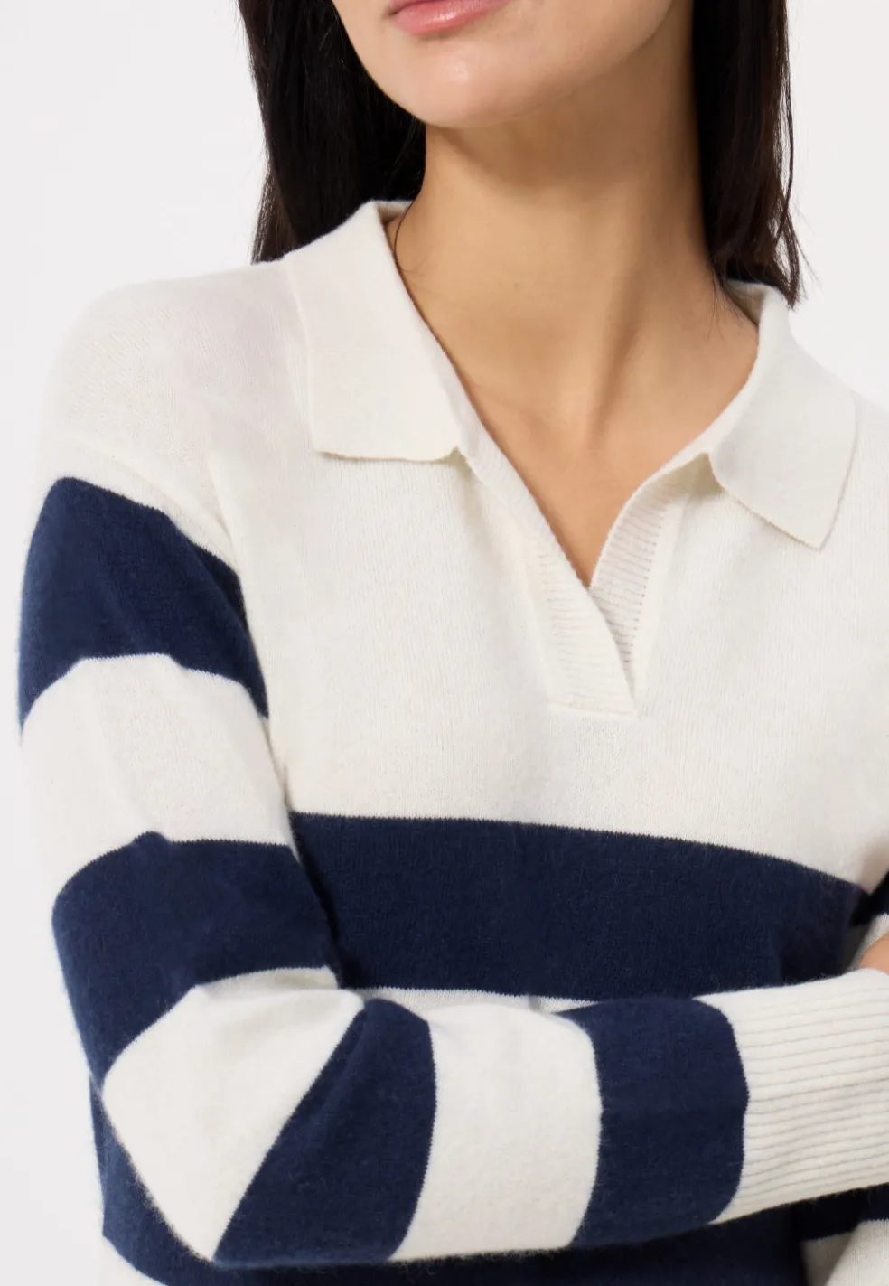 Kaschmir Pullover mit Polokragen gestreift weiss und marine blau