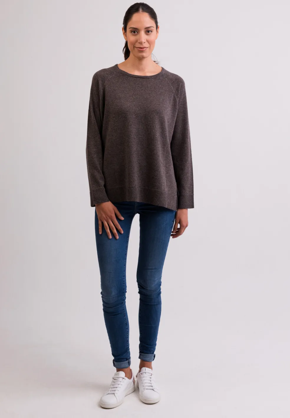 Kaschmir Rundhals Pullover mit Seitenschlitzen taupe melange