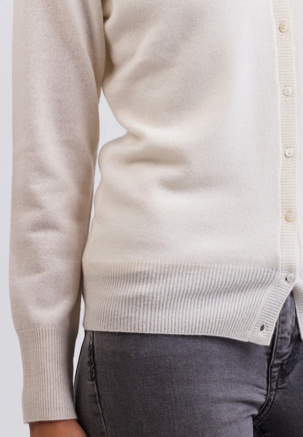 Kaschmir Strickjacke Cardigan V-Ausschnitt weiss