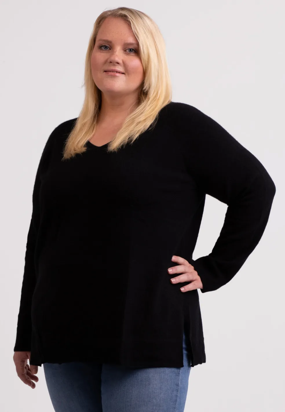 Kaschmir V-Ausschnitt Pullover mit Seitenschlitzen schwarz