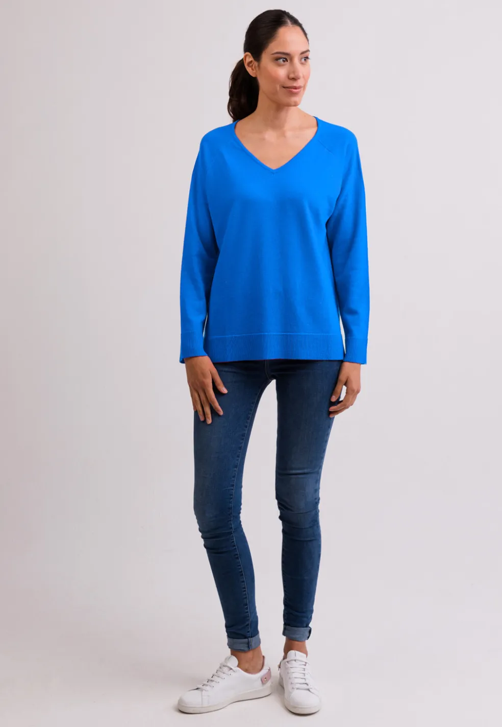 Kaschmir V-Ausschnitt Pullover mit Seitenschlitzen dazzling blau