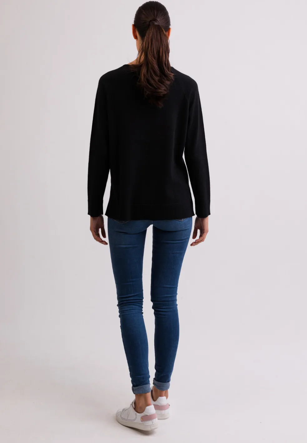 Kaschmir V-Ausschnitt Pullover mit Seitenschlitzen schwarz