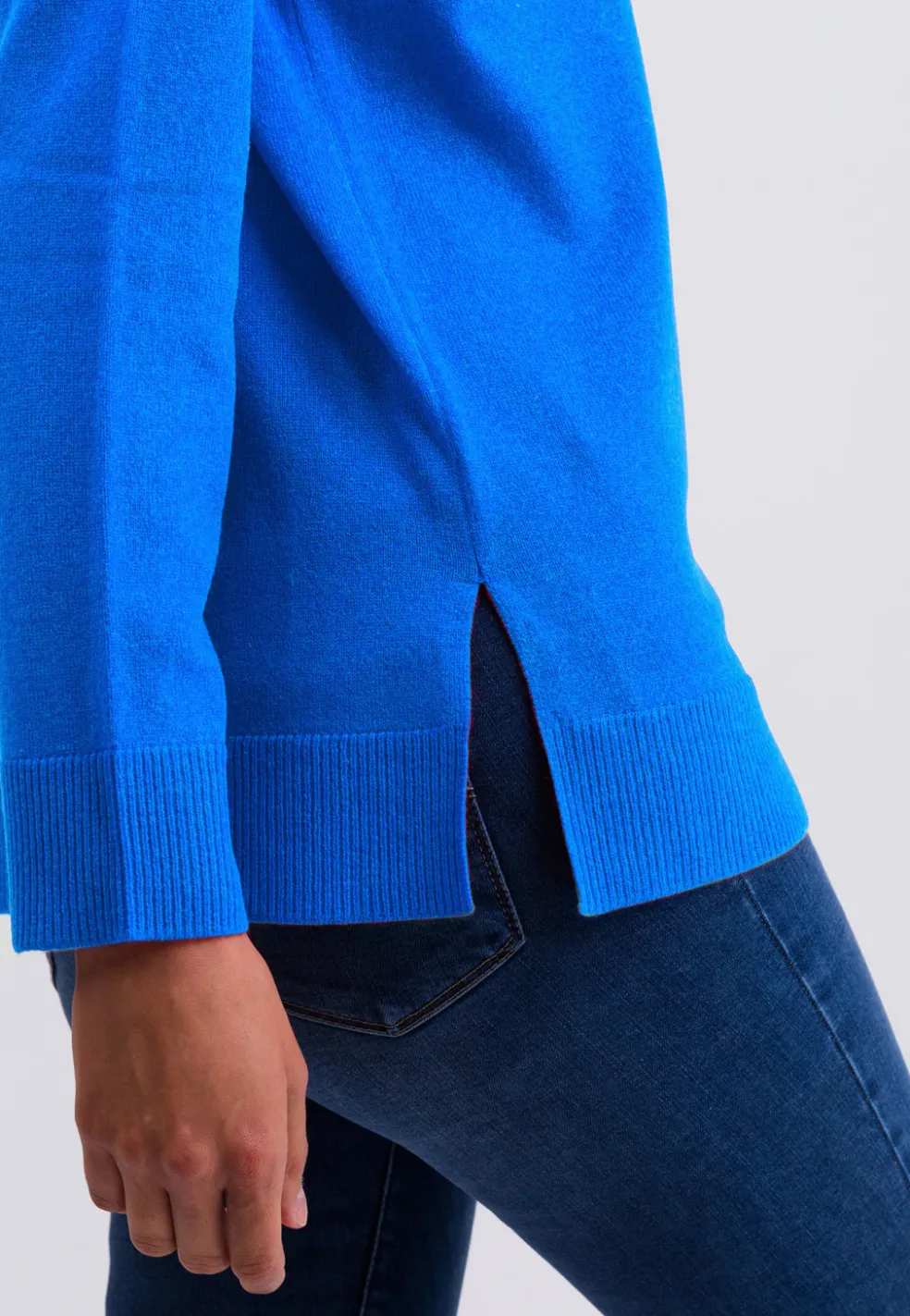 Kaschmir V-Ausschnitt Pullover mit Seitenschlitzen dazzling blau