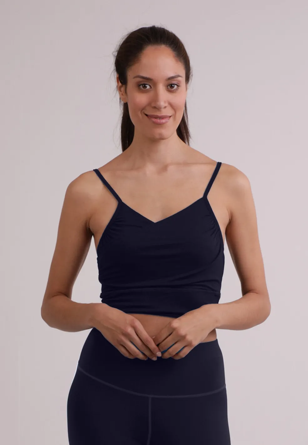 Yoga Top mit gekreuztem Rücken in Bambus navy